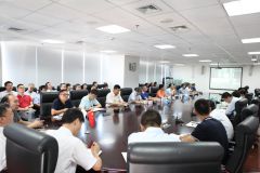 省国资委党委时民副书记为山东海投、山东海运全体党员作“两学一做”宣讲