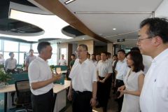 省委常委、青岛市委书记王清宪到青岛国际航运中心考察调研