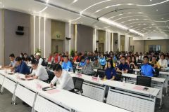 粽情端午·“会”聚“新”程——2025年市北区总工会新就业形态劳动者集中入会活动在国际航运中心共享职工之家顺利举行